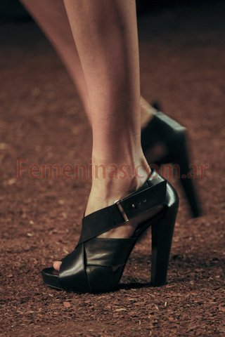 Zapatos dia moda verano 2012 DETALLES Hermes